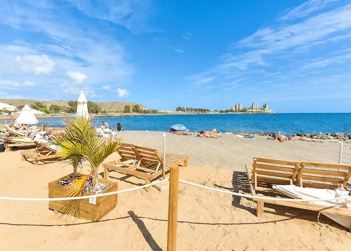 Canarios 527 By Villagrancanaria *